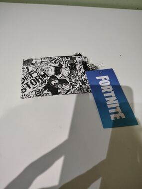NWT Fortnite Boys Zip Card Wallet with Belt Loop Clip Black and White Accessory